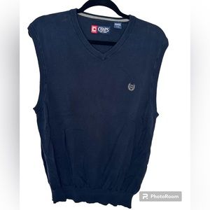 Chaps Men’s Sweater Vest- size Large- Navy in color- V-Neck Nice condition